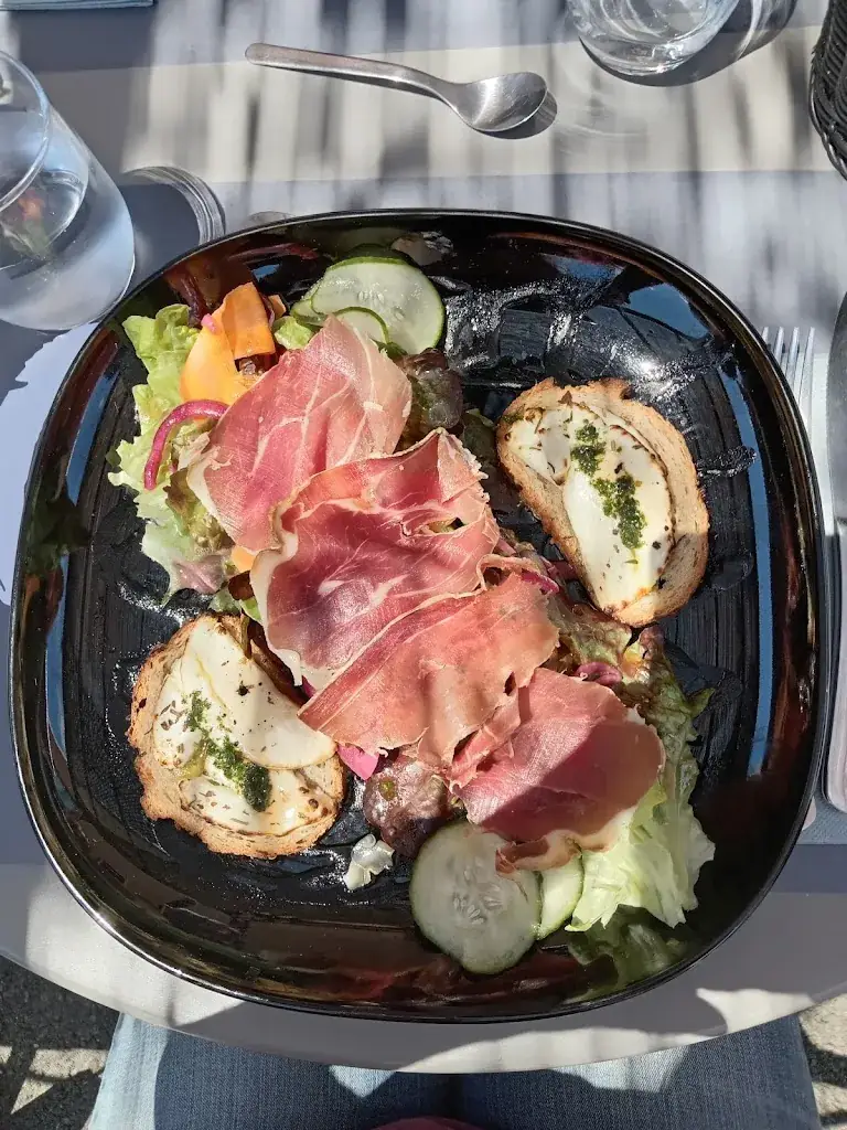 Jessika David_Chez Éric_Saint-Georges-des-Coteaux_review