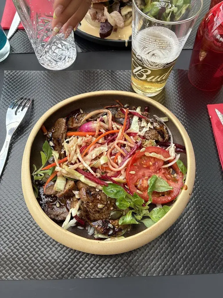 Rachel Plantegenet_La Brasserie Santone_Saint-Georges-des-Coteaux_review