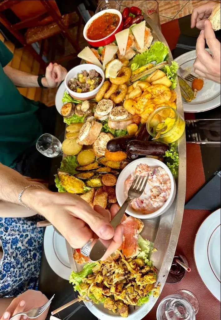 Mesaros Iulia_Le Huaca_Saint-Cyprien_review