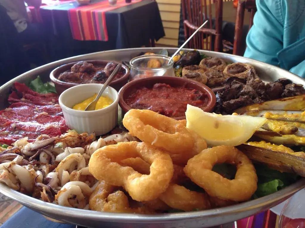 Le Huaca_Saint-Cyprien_slider_image_2