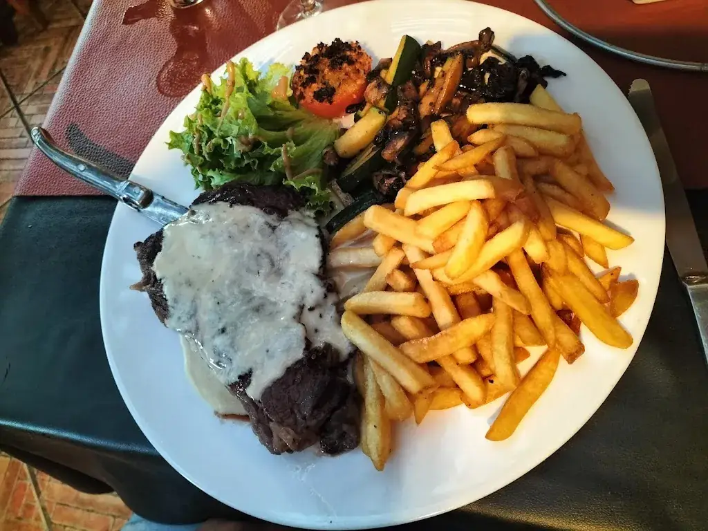 Le Huaca_Saint-Cyprien_slider_image_3