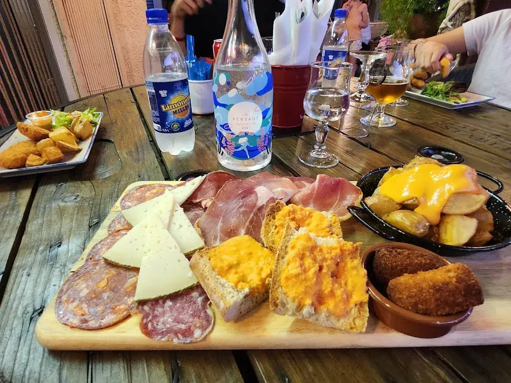 Tanja A B_Restaurant l'eskaya_Saint-Cyprien_review