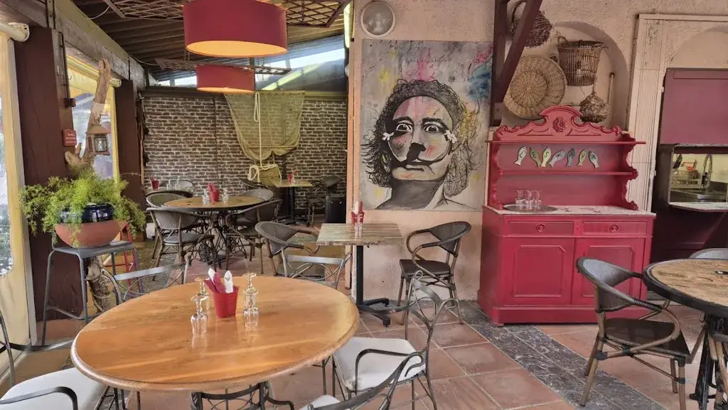 Restaurant l'eskaya ristorante a Saint-Cyprien