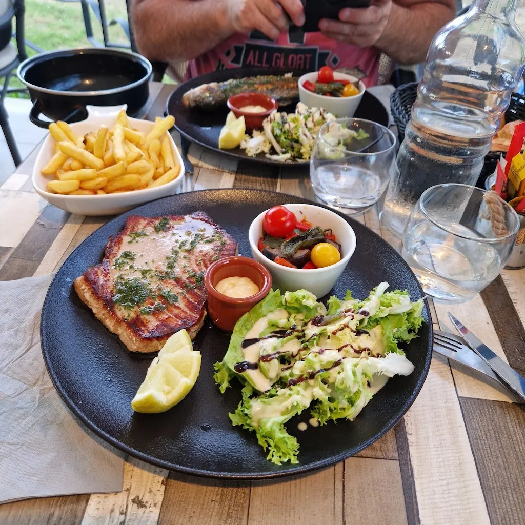 Menu_Restaurant Les Frégates_Saint-Cyprien_image_8