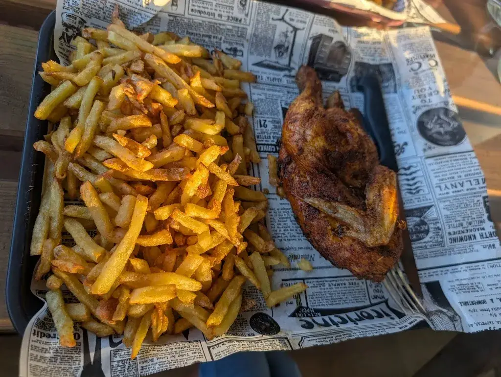 MARIAM JAFIER_CHILL Guinguette_Saint-Cyprien_recensione