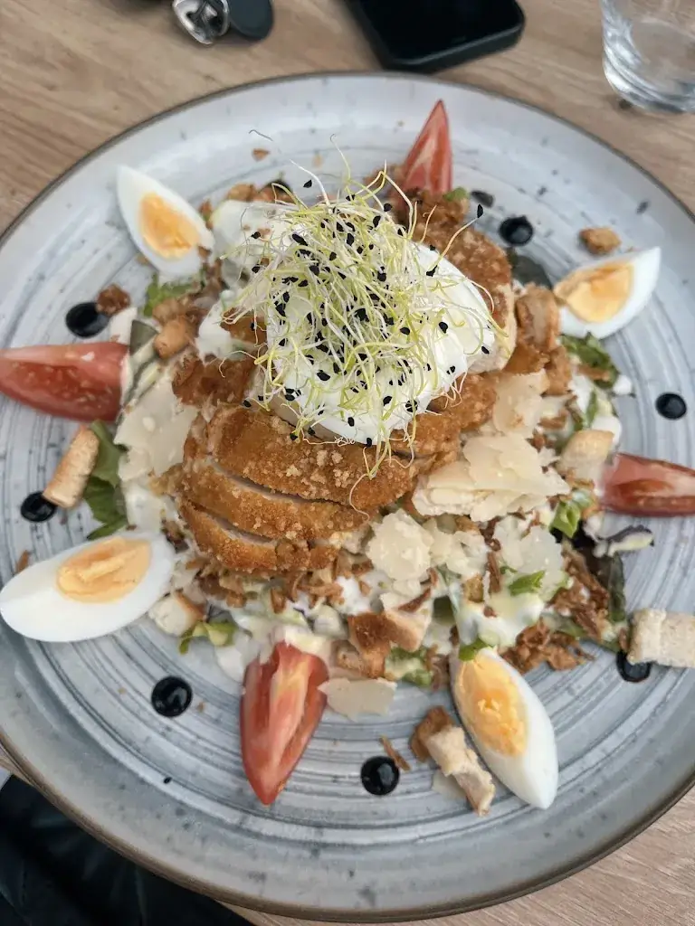 Lola Legrand_La Tour_Saint-Cyprien_recensione