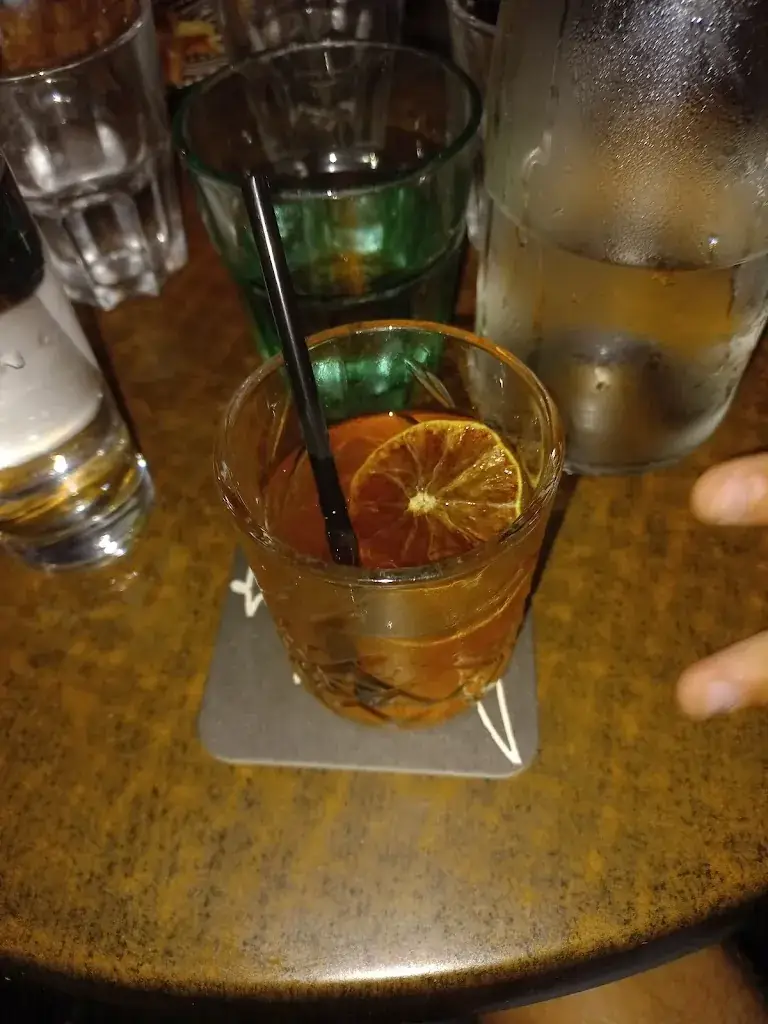 J G_Le Bateau Ivre_Saint-Cyprien_review