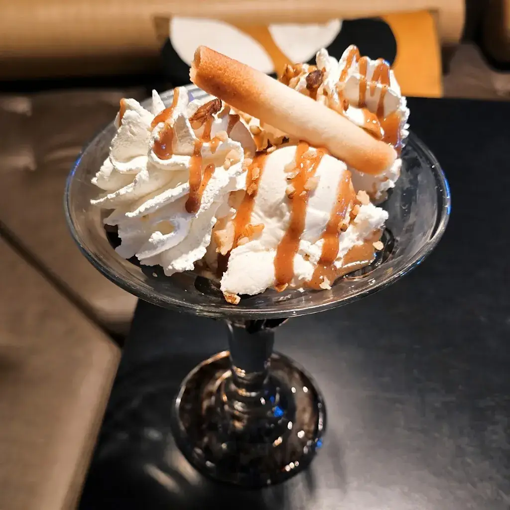 Le Bateau Ivre_Saint-Cyprien_slider_image_3