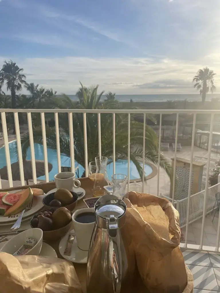 Sarah Starr_Les Bulles de Mer_Saint-Cyprien_review