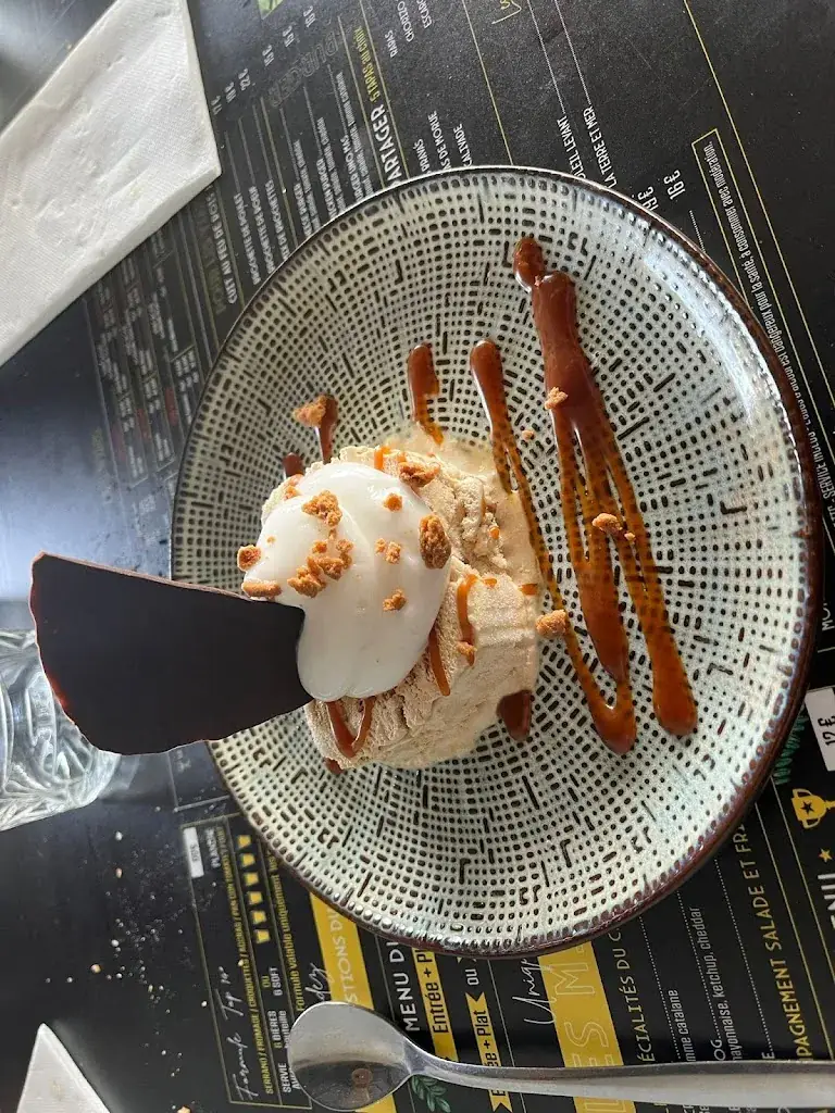 Corail Rakotoarinoro_Uno Mas_Saint-Cyprien_review