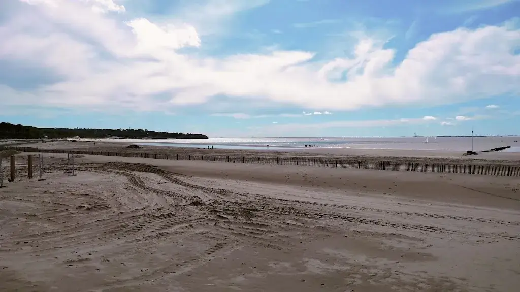 Mackenzie Rough_CHEZ GINETTE_Saint-Georges-de-Didonne_review