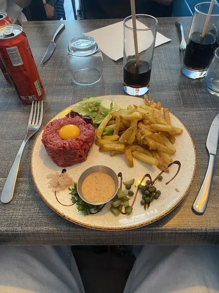 James Vincent_Chez Loulou_Saint-Georges-de-Didonne_review