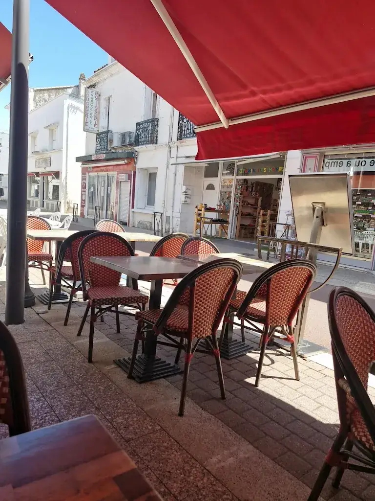 Laure_Le P'tit Bar St-Georges-de-Didonne_Saint-Georges-de-Didonne_review