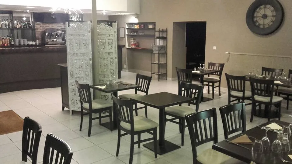 Au Vieux Mignon restaurant in Saint-Hilaire-la-Palud