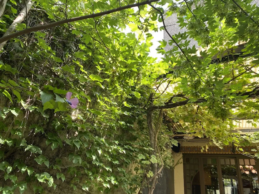 Robert Giret_Le Cafe Des Arts_Thouars_recensione