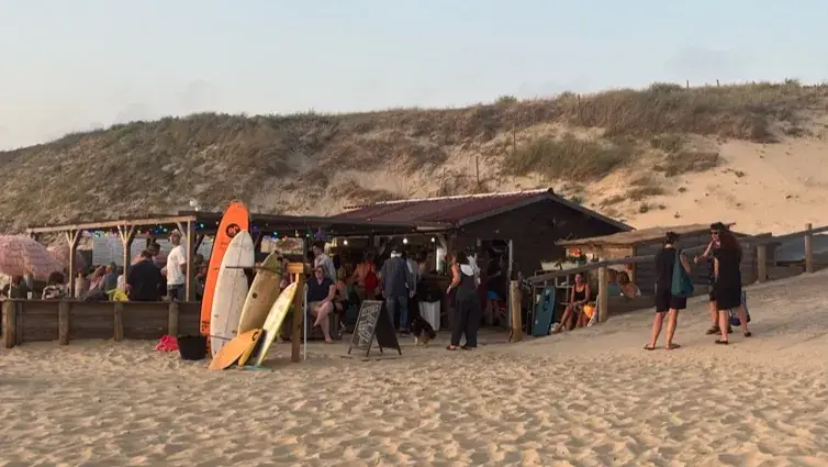 Tim Whitestone_La Cabane_Saint-Julien-en-Born_review