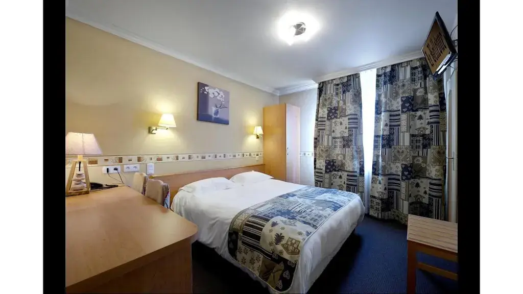 Logis Hôtel le Bellevue_Saint-Hippolyte_slider_image_1