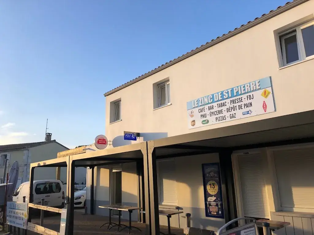 Le Zinc de St Pierre restaurant in Saint-Laurent-de-la-Prée