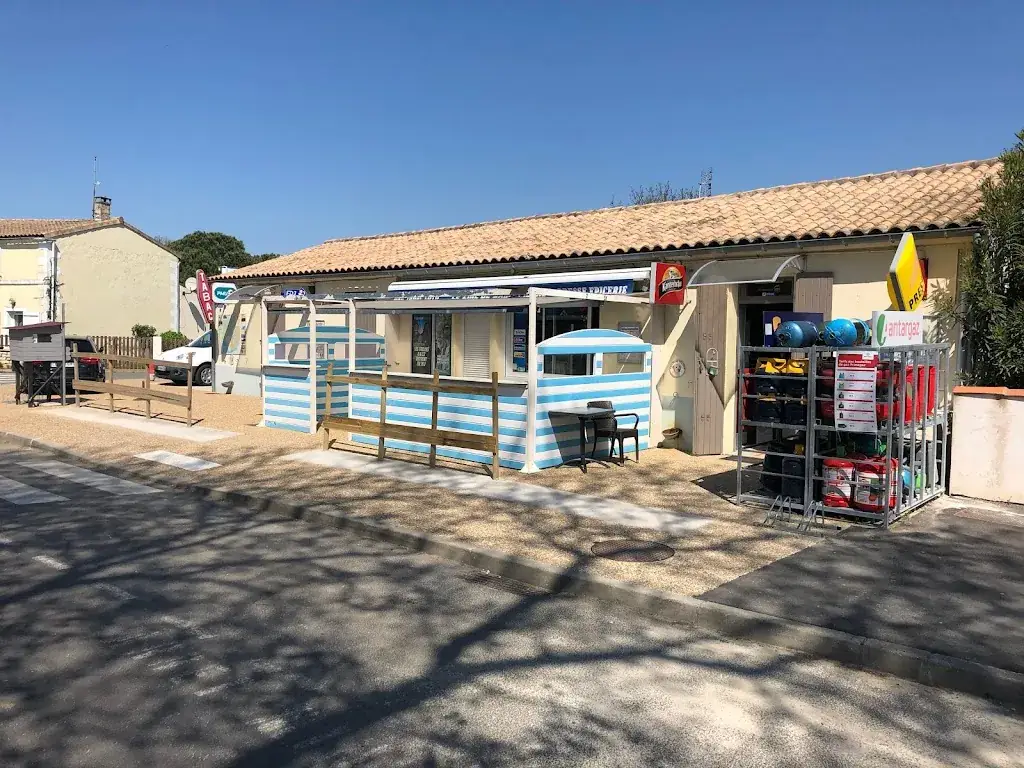 Le Zinc de St Pierre_Saint-Laurent-de-la-Prée_slider_image_2