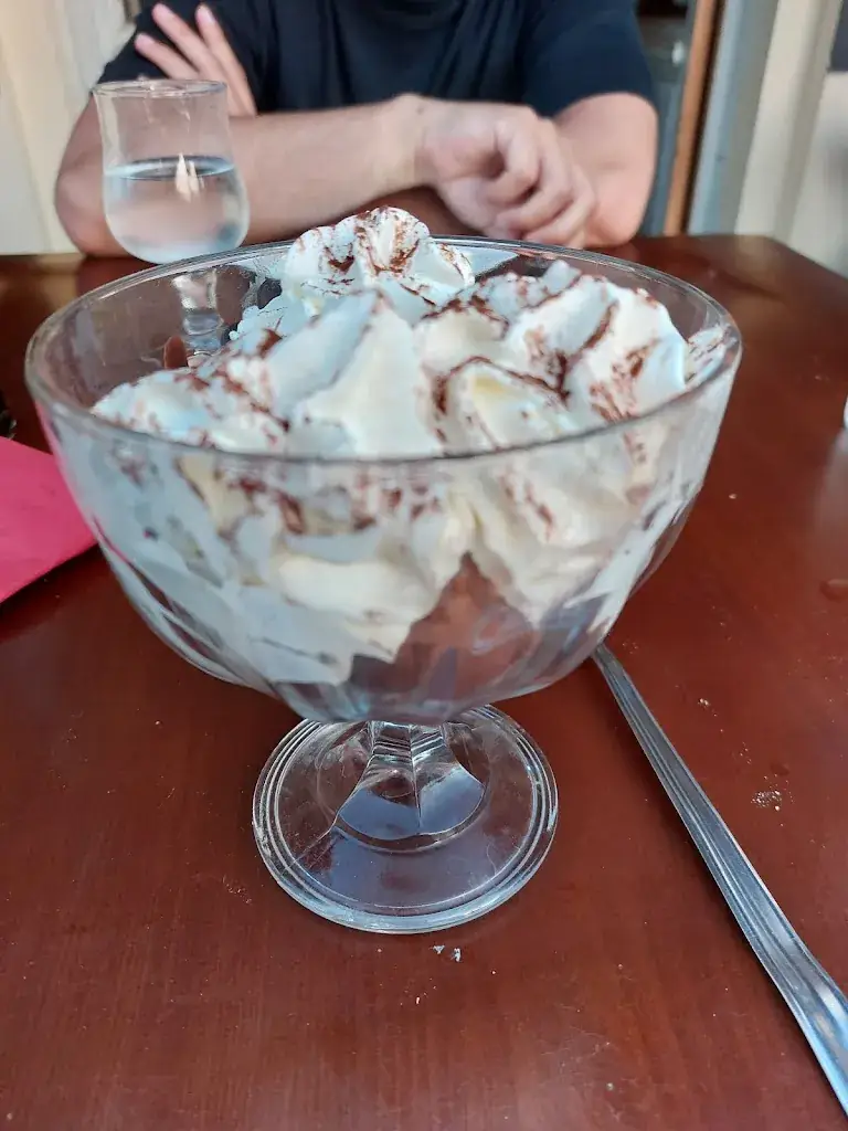 Andreea Corina_Pizzeria de l'Horloge_Saint-Macaire_review