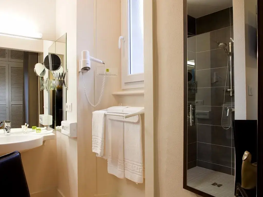 Logis Hôtel le Relais Saint-Jacques_Saint-Léonard-de-Noblat_slider_image_3