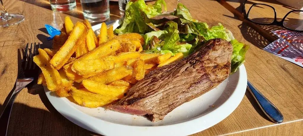 Pierre Ducasse_LES DEUX TOURS_Saint-Léonard-de-Noblat_review