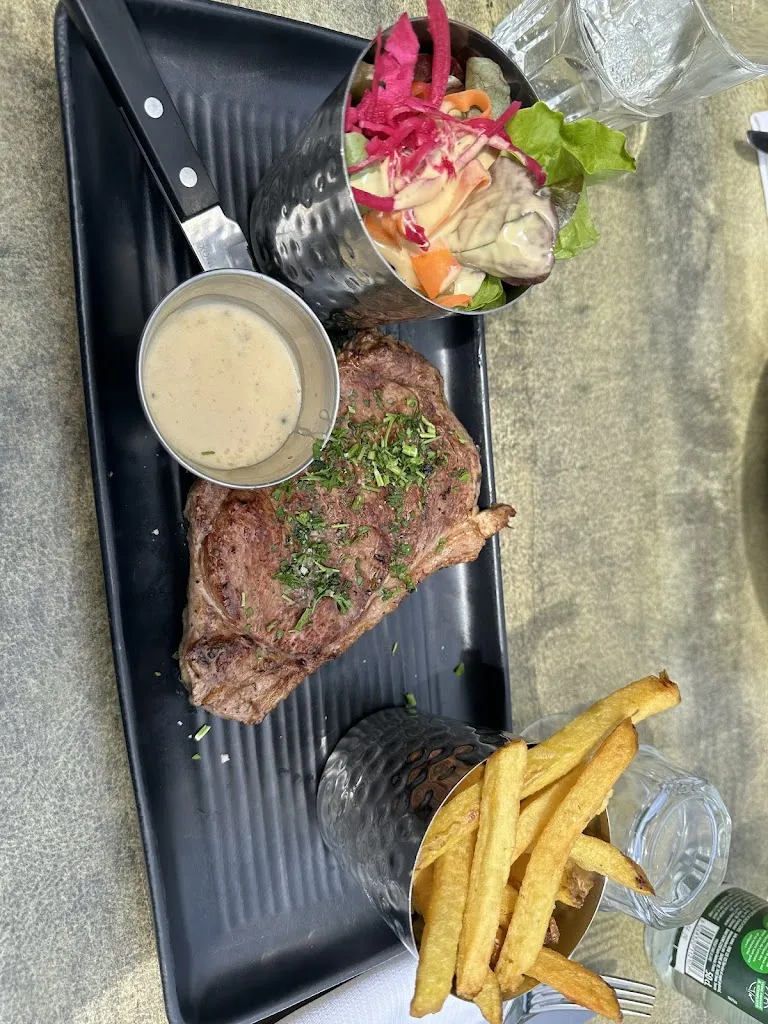 Hanan Keswani_Restaurant du Port_Bourget-du-Lac_review