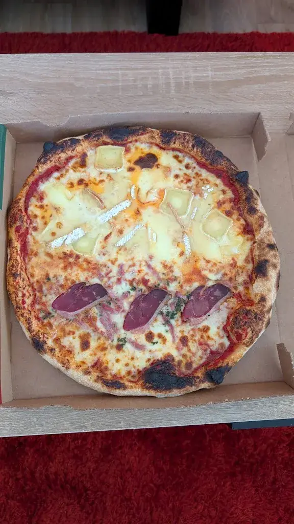 Aurore Dumez_bella pizza saint mariens_Saint-Mariens_review