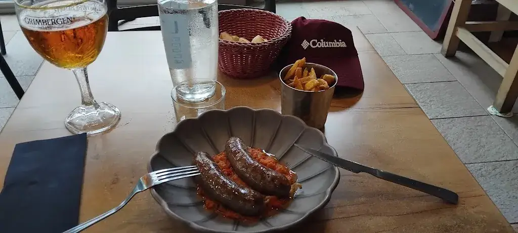 Owen Hortz_Café Ttipia_Saint-Jean-Pied-de-Port_review