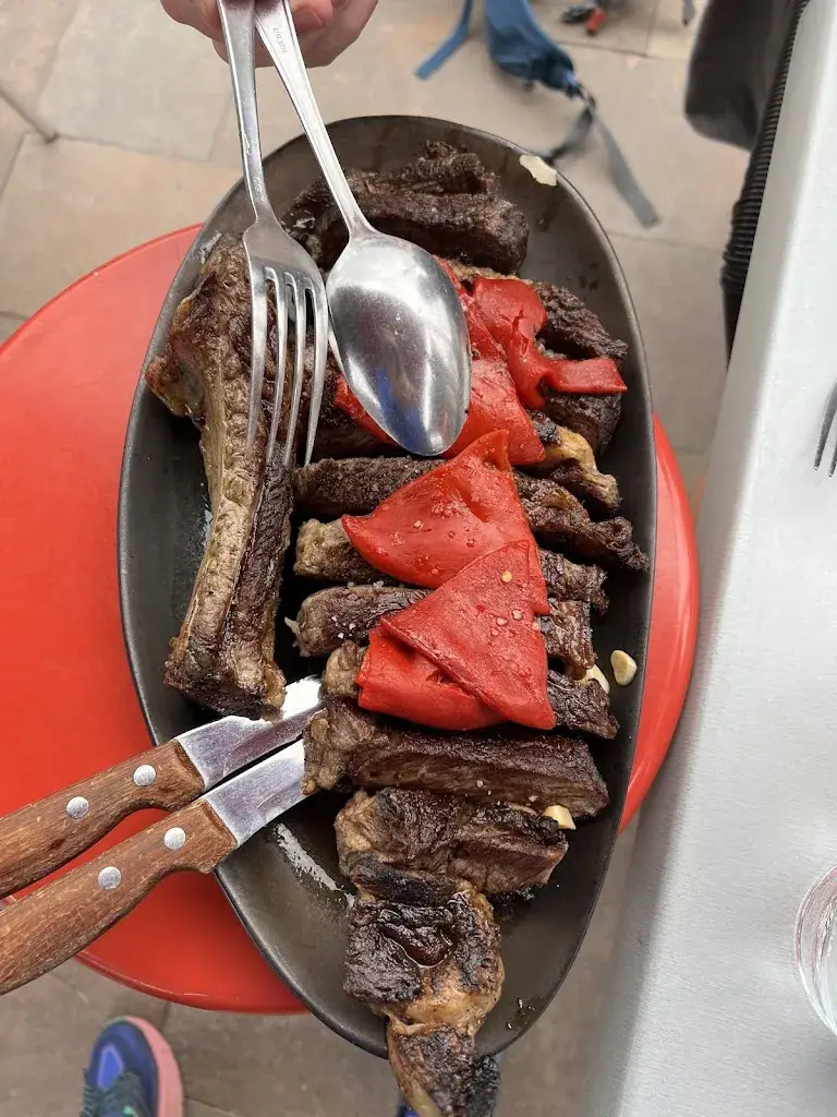 Gar Mc Mahon_Café Ttipia_Saint-Jean-Pied-de-Port_review