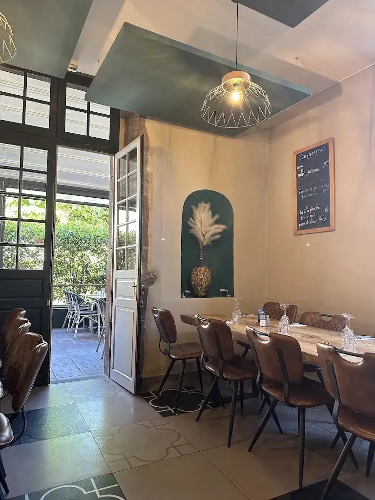 Maggie Li_Café de la Paix_Saint-Jean-Pied-de-Port_review