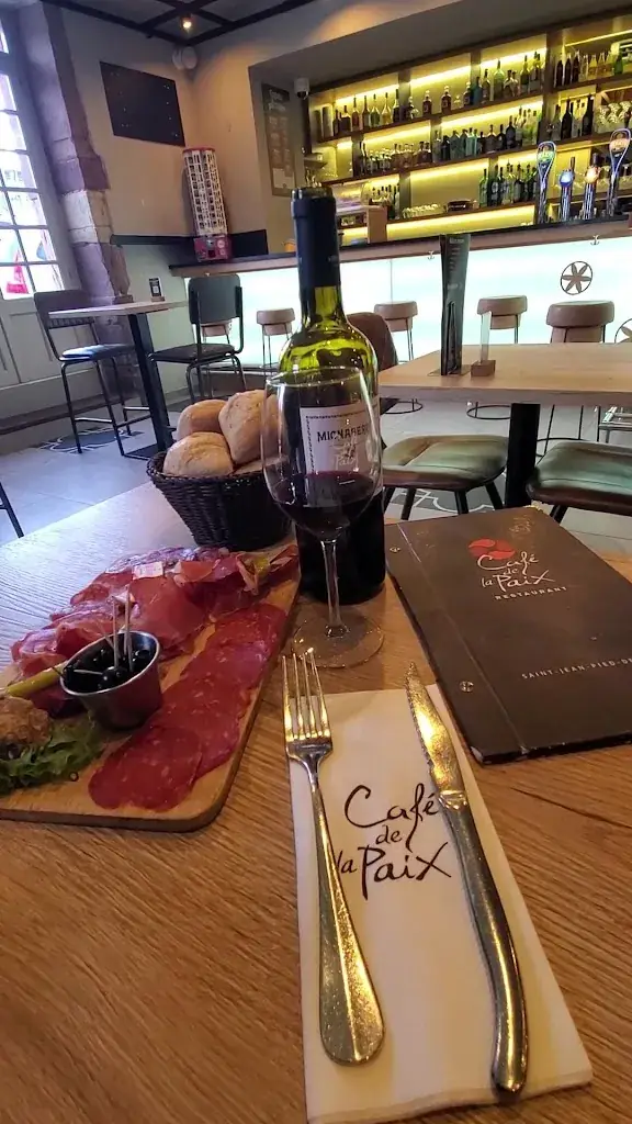 Café de la Paix_Saint-Jean-Pied-de-Port_slider_image_2
