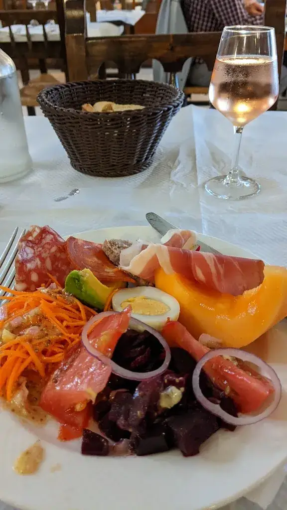 Linda Dickson_Restaurant Oillarburu_Saint-Jean-Pied-de-Port_review