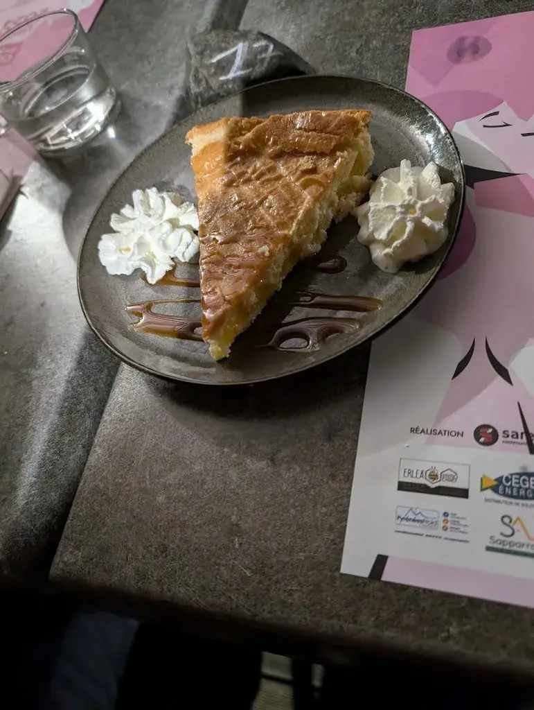 K E_Restaurant Cidrerie Hurrup Eta Klik_Saint-Jean-Pied-de-Port_review