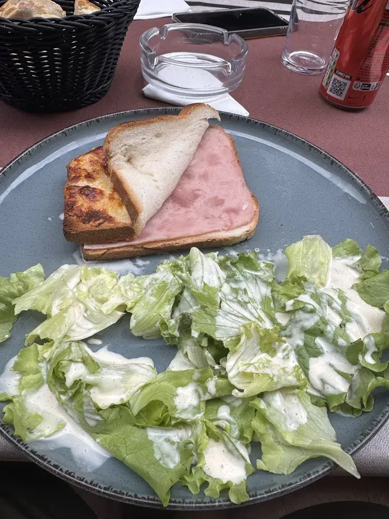 Jean Dumoulin_Cave Des Etats de Navarre_Saint-Jean-Pied-de-Port_review