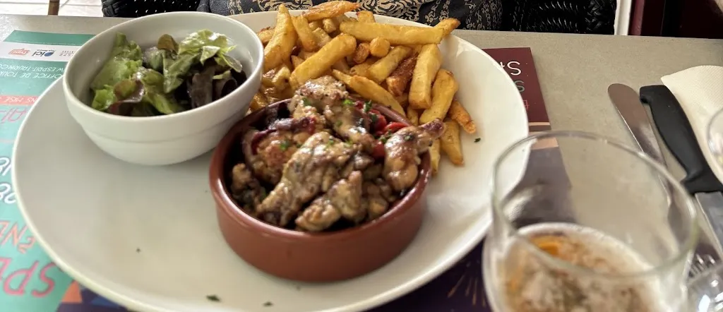 Katya RAACH_Bar Brasserie du Trinquet_Saint-Jean-Pied-de-Port_review