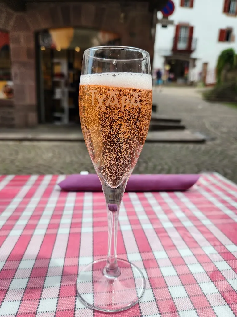 Justine Lau_Kuka_Saint-Jean-Pied-de-Port_recensione