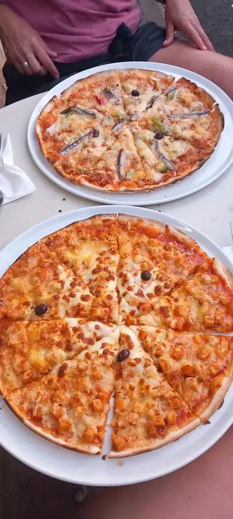 Helen Mcgarry_Pizza Ona Garazi_Saint-Jean-Pied-de-Port_review