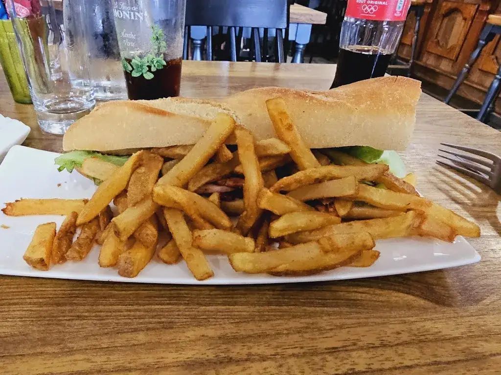 James Finlayson_Café des Sports_Saint-Jean-Pied-de-Port_review