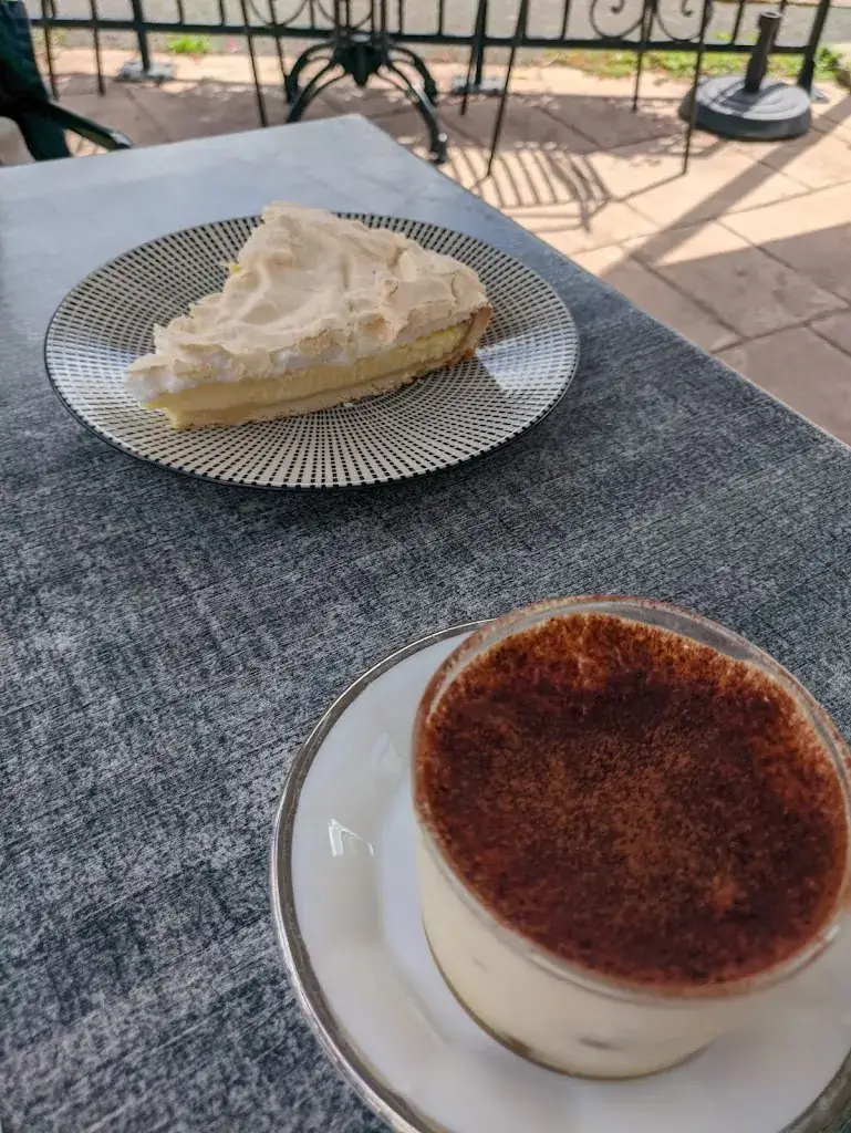 James Newton_Café des Sports_Saint-Jean-Pied-de-Port_review