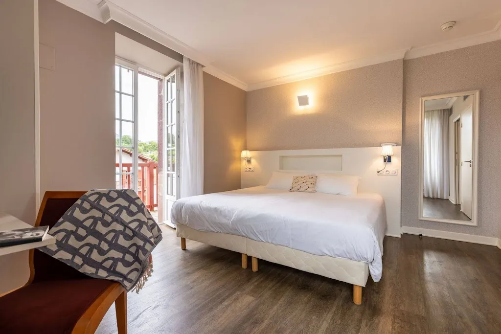 Central Hôtel_Saint-Jean-Pied-de-Port_slider_image_2