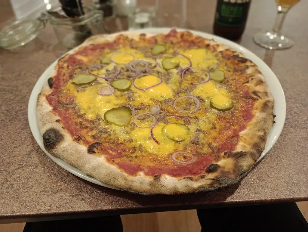 Nev Chamberlain_Pizza K_Saint-Jean-Pied-de-Port_review