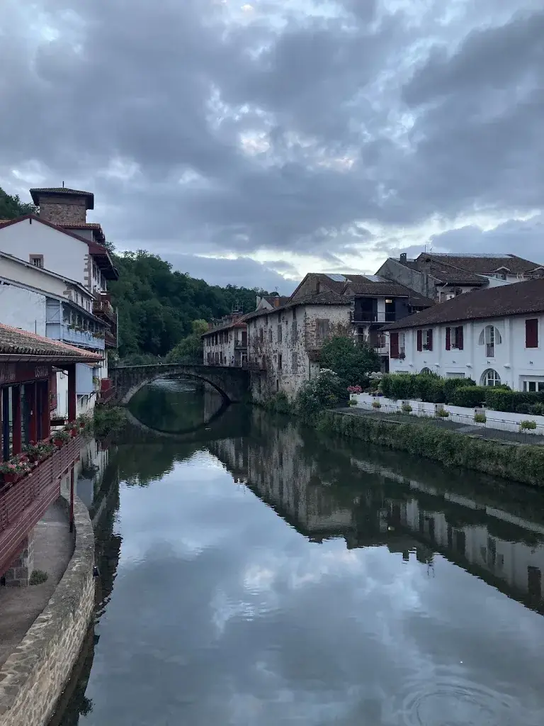 공짜장 _Notre-Dame Gate_Saint-Jean-Pied-de-Port_review