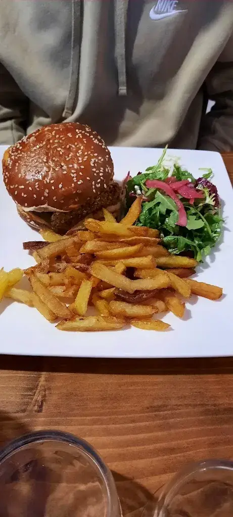 christine christine_Bar Restaurant Pizzeria. 