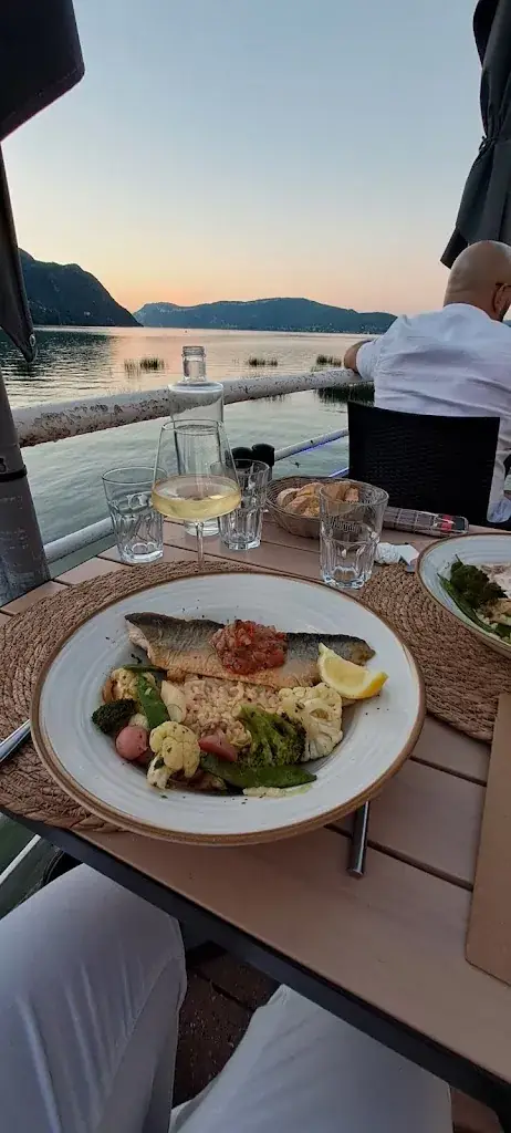 Philippe Philippe_FREGATE BEACH bar restaurant plage privée_Bourget-du-Lac_review