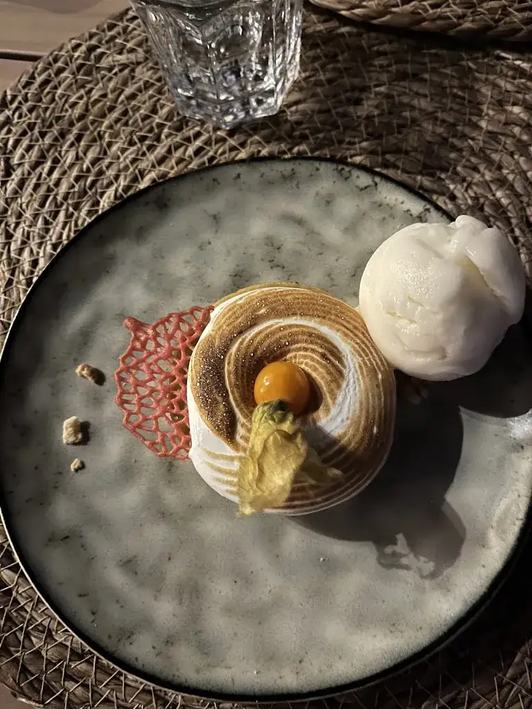 Guillaume Bernardi_FREGATE BEACH bar restaurant plage privée_Bourget-du-Lac_review