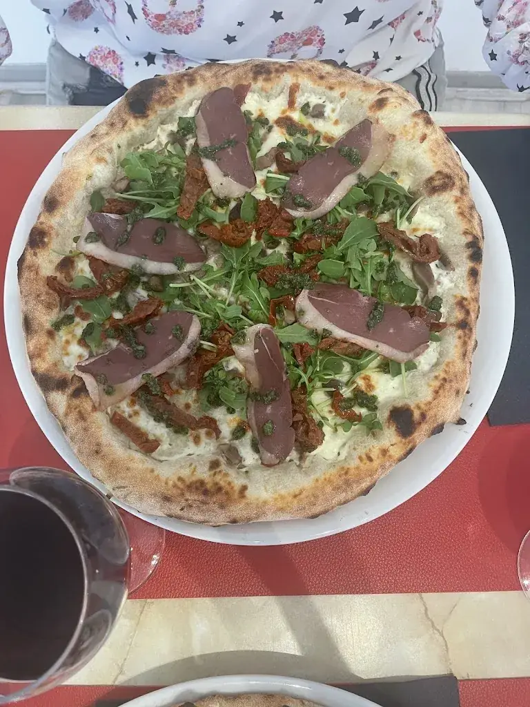 Lisa Blue_Pizzeria La Casa Napolitana_Saint-Médard-de-Guizières_review