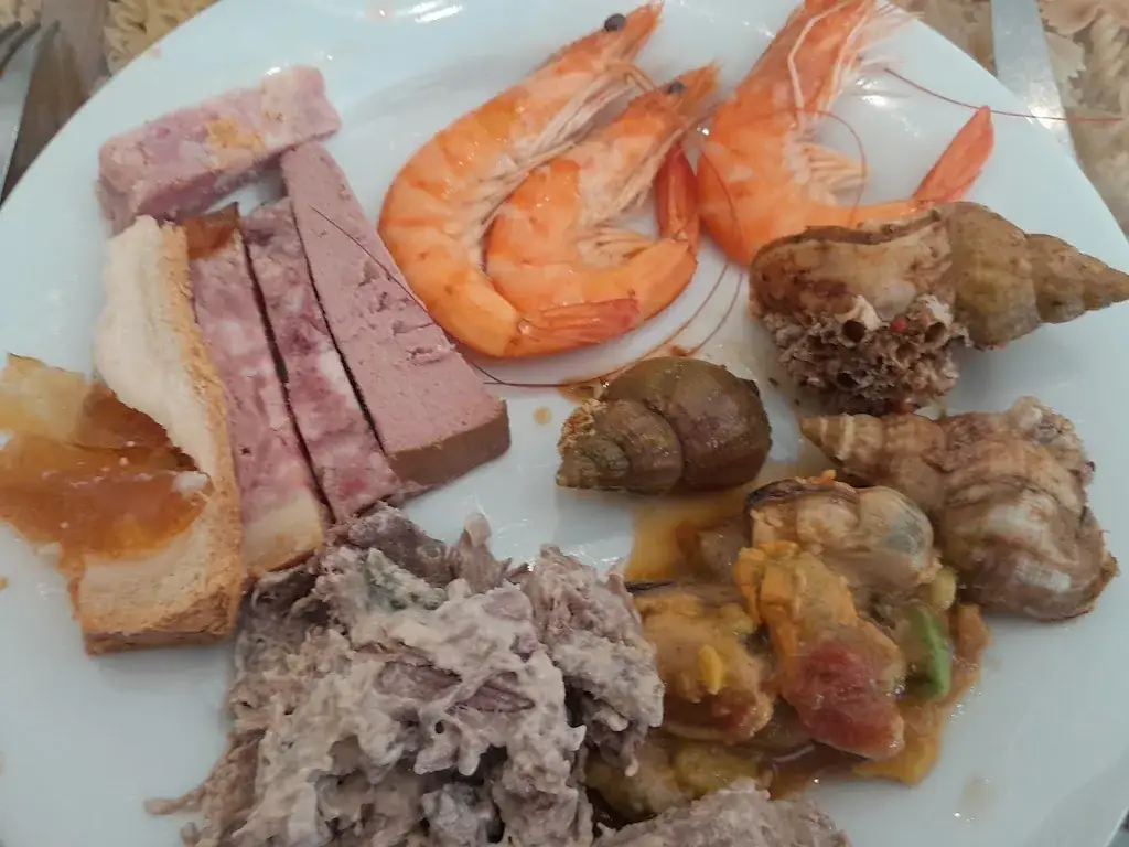 Xavier Coupry_La Grillade Au Bois_Camps-sur-l'Isle_review