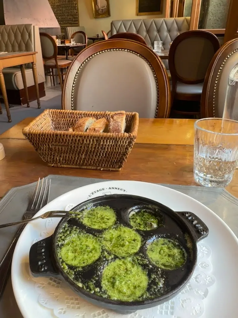 Carolyn C._L'Etage_Annecy_recensione