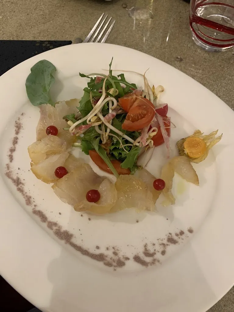 Zhanna Dyachenko_Les Embruns_Saint-Martin-de-Ré_review